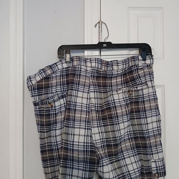 Men's Plaid Shorts - Black, Gray, White - Picture 3 of 4